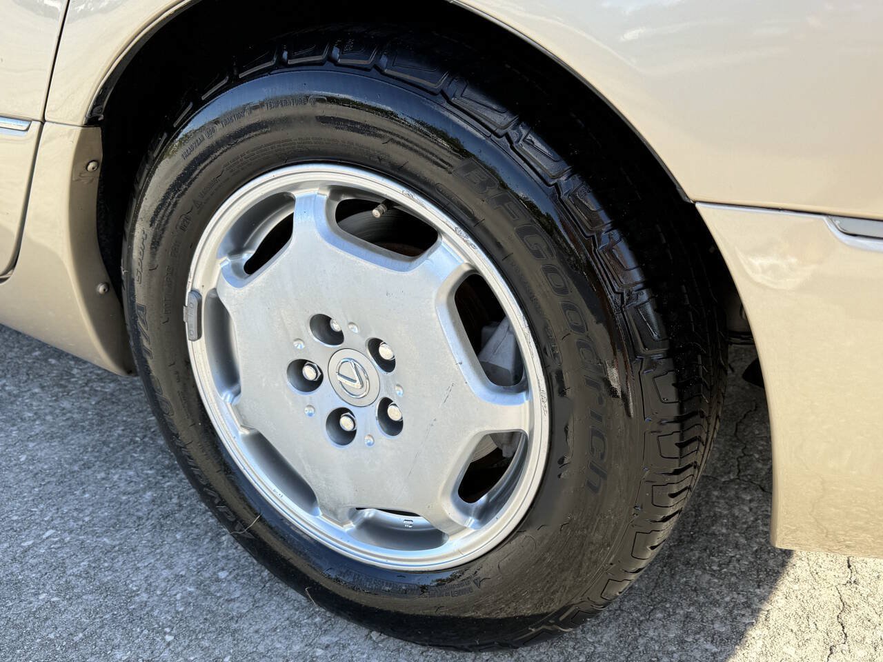 Used 2002 Lexus LS 430 RWD image 18