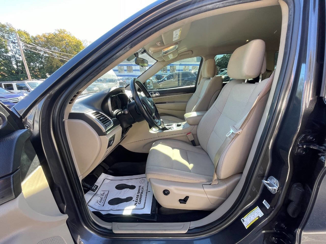 Used 2019 Jeep Grand Cherokee Laredo image 10