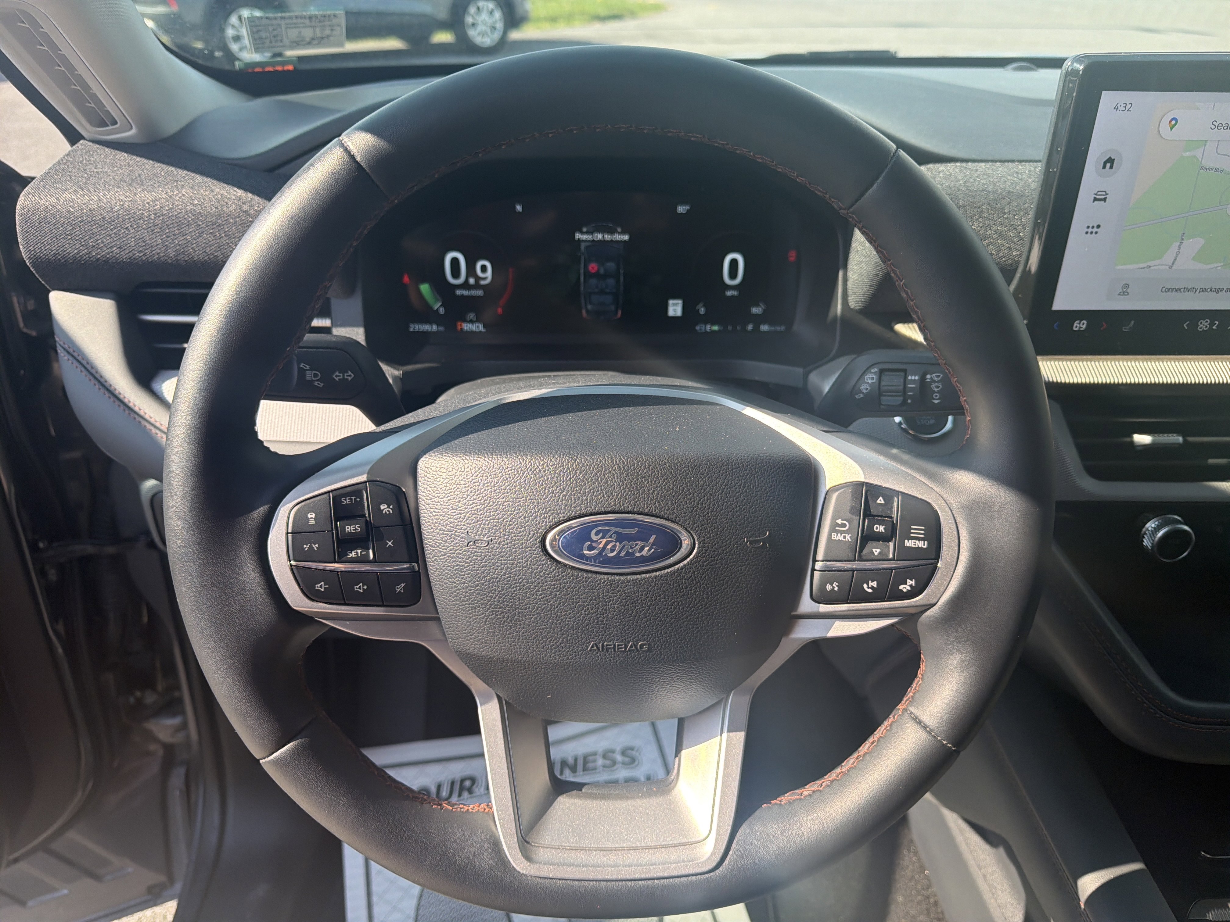 Used 2025 Ford Explorer Active w/ Active Comfort Package RWD image 18