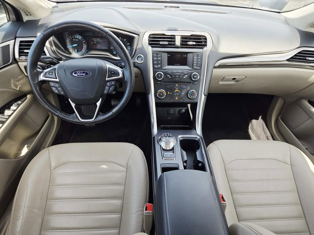 Used 2017 Ford Fusion SE AWD/4WD image 10