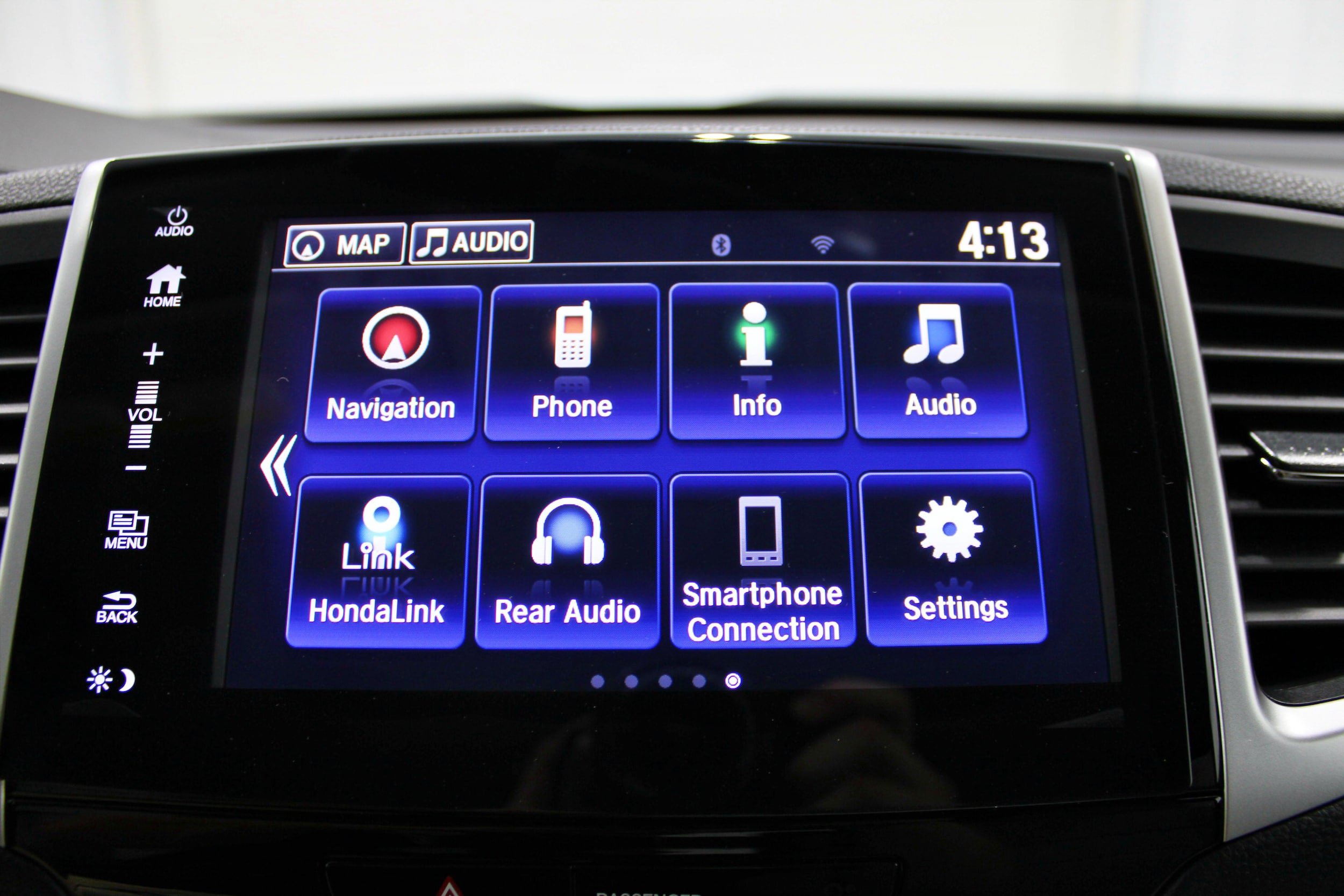 Used 2017 Honda Pilot Touring image 12