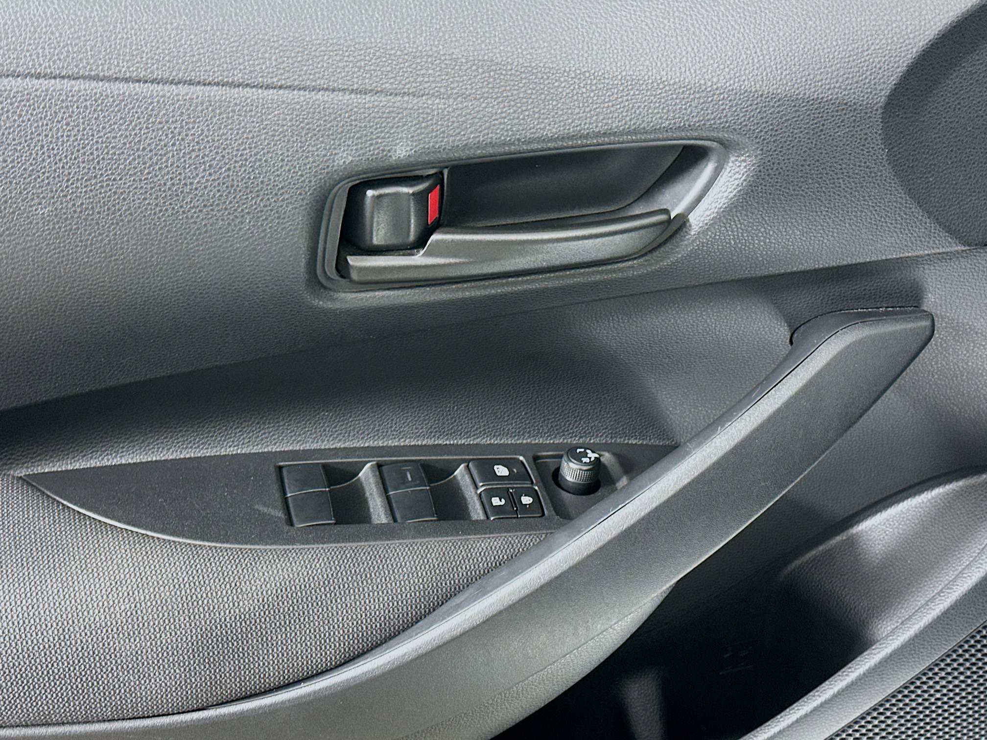 Used 2025 Toyota Corolla LE image 15