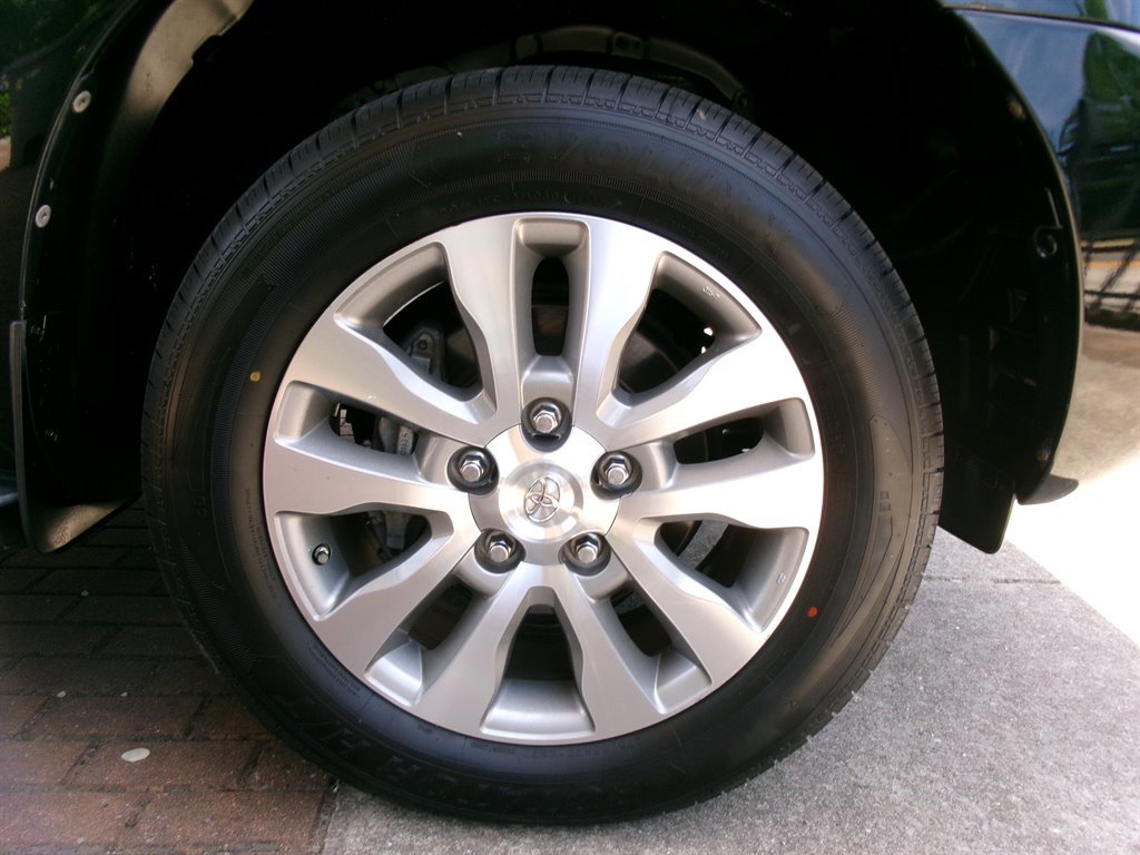 Used 2013 Toyota Sequoia Limited RWD image 51