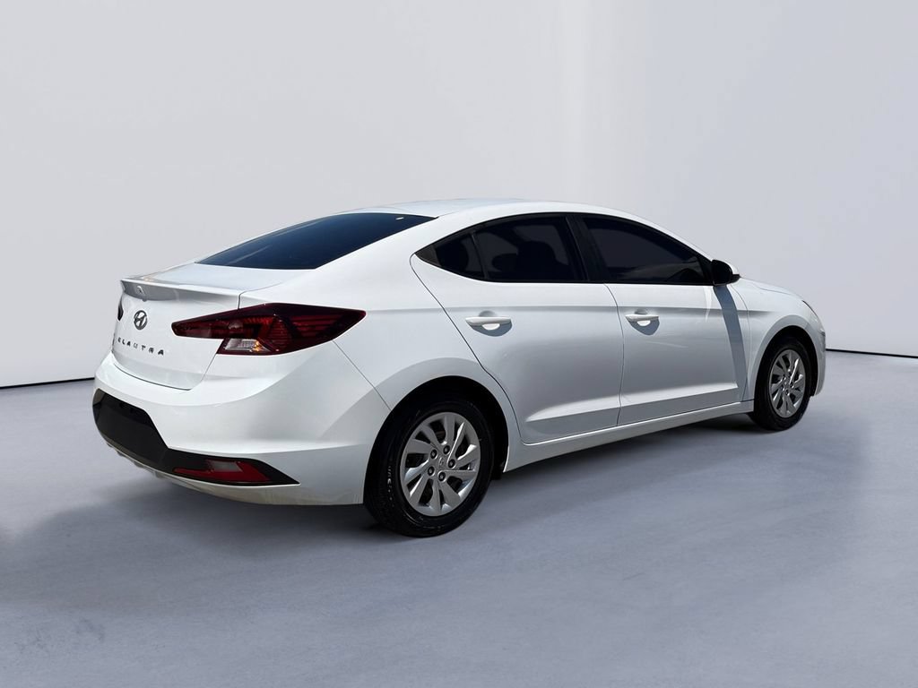 Used 2020 Hyundai Elantra SE w/ Cargo Package (C1) FWD image 3