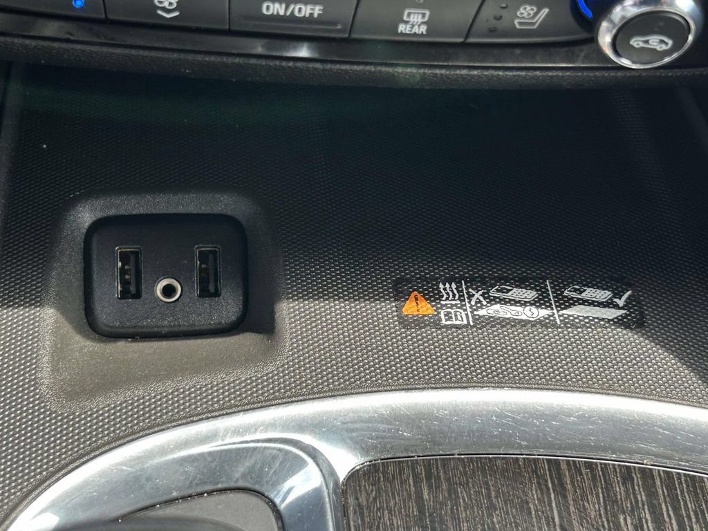 Used 2019 Buick Enclave Avenir w/ Avenir Technology Package FWD image 29