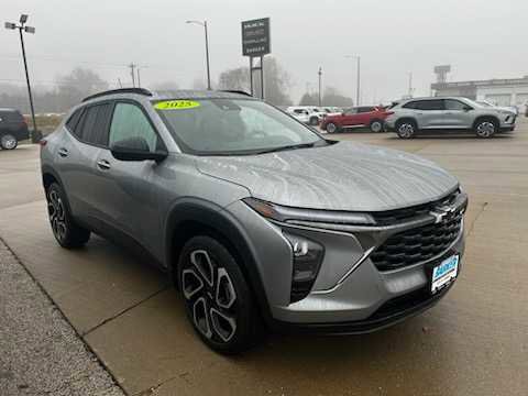 Used 2025 Chevrolet Trax RS w/ Driver Confidence Package