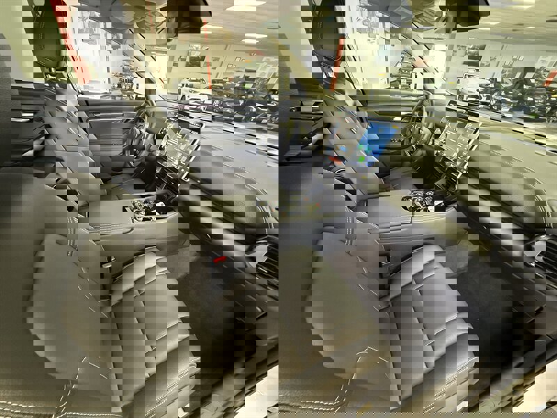 Used 2025 VinFast VF 8 Eco image 10