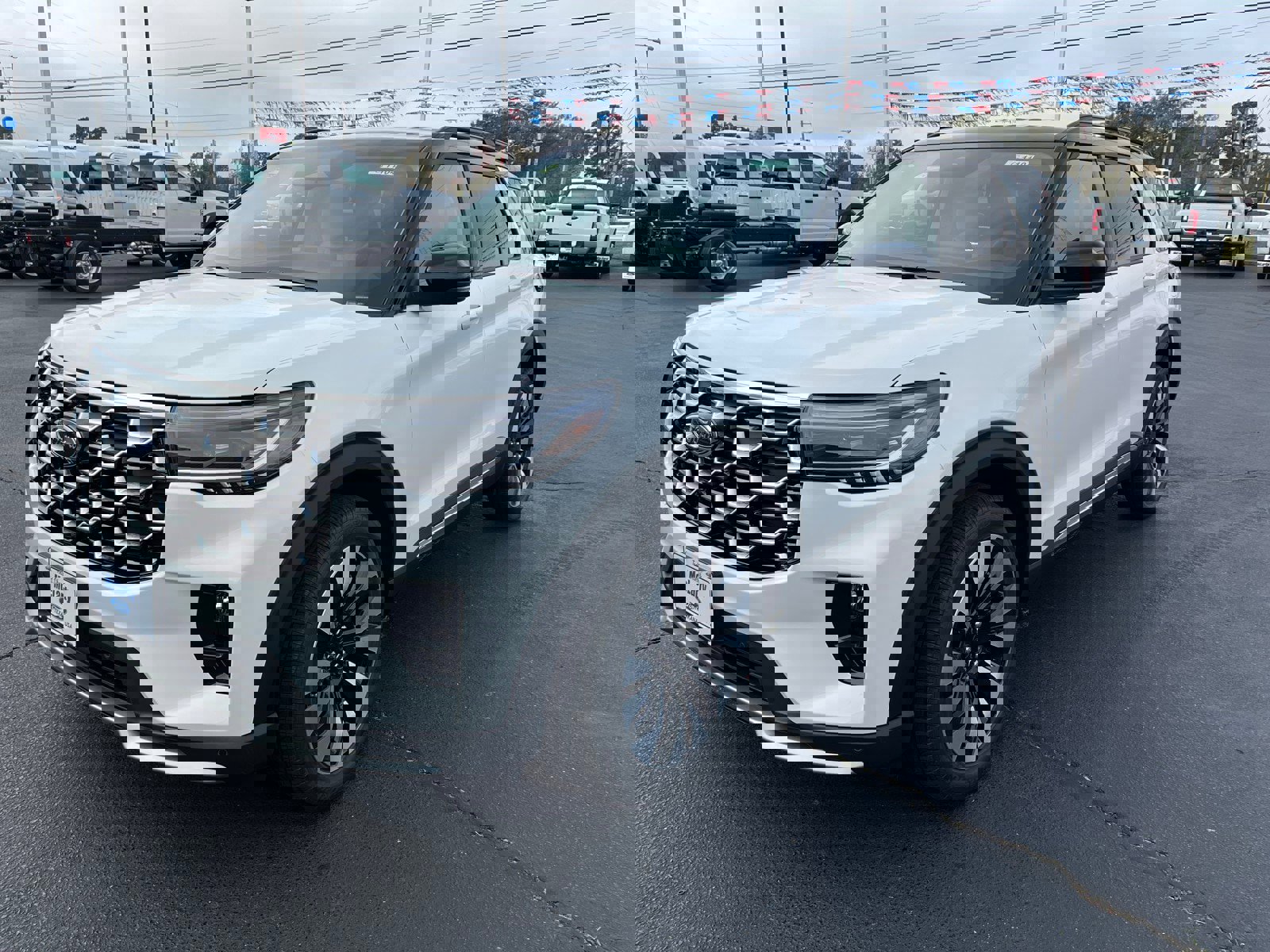 New 2026 Ford Explorer Platinum w/ LUX Leather Package image 9