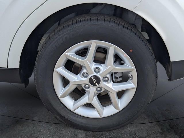 Used 2025 Kia Soul LX image 14