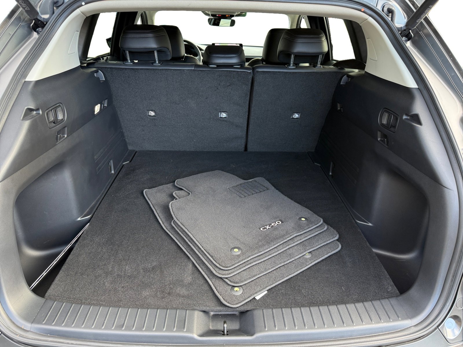 Certified 2025 MAZDA CX-50 AWD 2.5 Turbo w/ Premium Pkg image 17