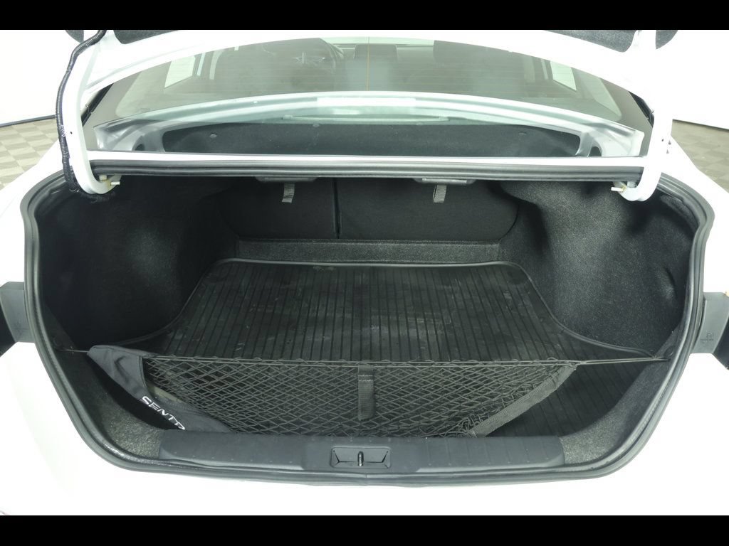 Used 2025 Nissan Sentra SR w/ Midnight Edition FWD image 10