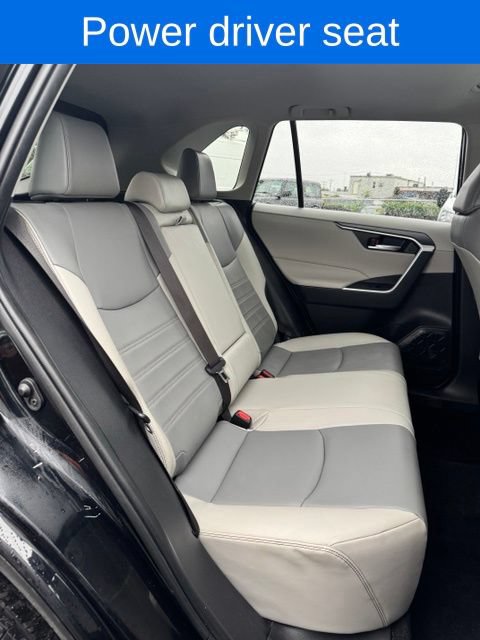 Used 2019 Toyota RAV4 XLE Premium w/ Cold Weather Package AWD/4WD image 27