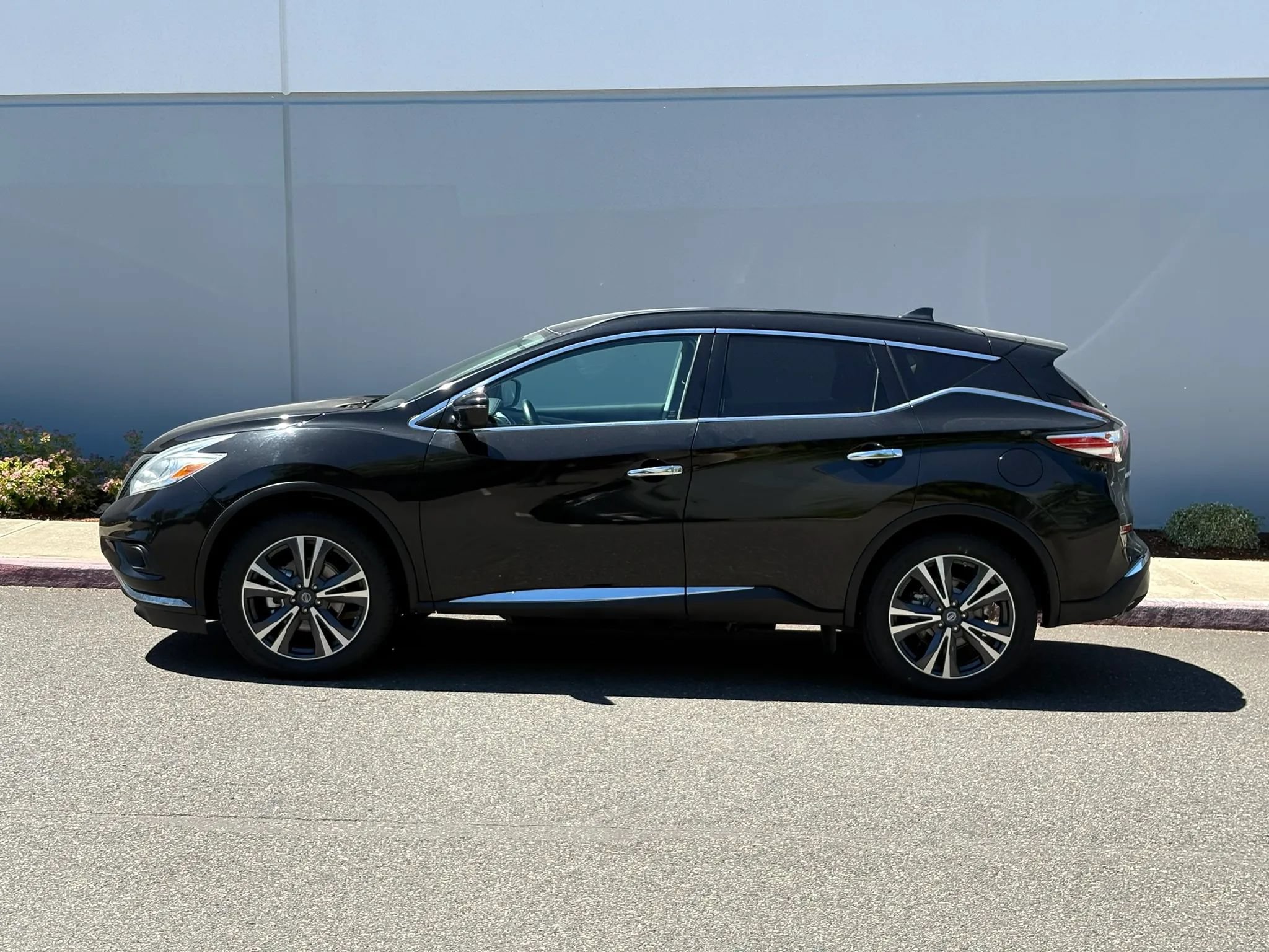 Used 2017 Nissan Murano SV AWD/4WD image 3