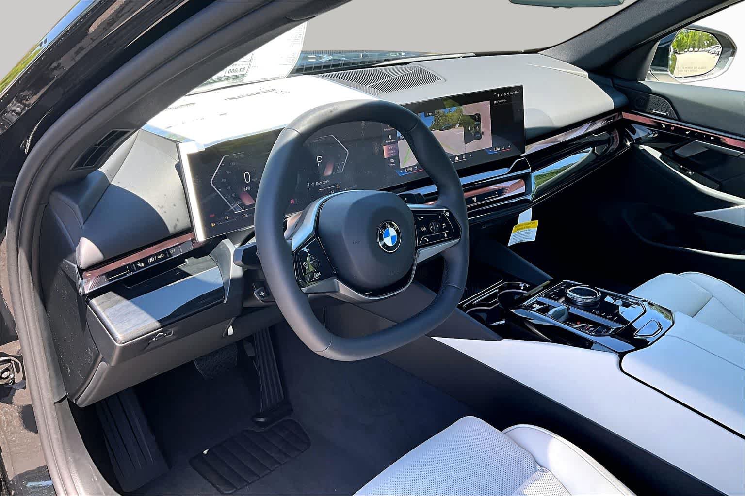 Used 2026 BMW 530i w/ Premium Package RWD image 9