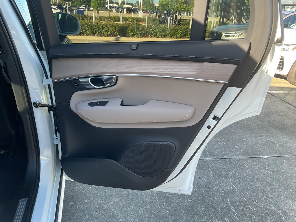 New 2027 Volvo XC90 B6 Plus AWD/4WD image 16