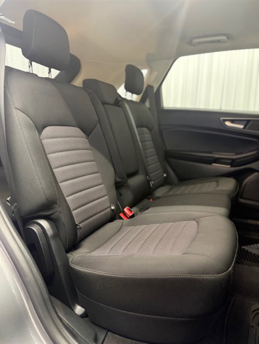 Used 2022 Ford Edge SE w/ Black Appearance Package image 18
