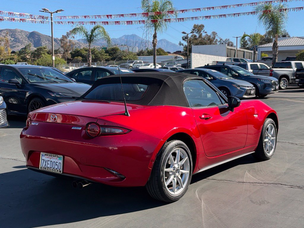 Used 2016 MAZDA MX-5 Miata Sport RWD image 11