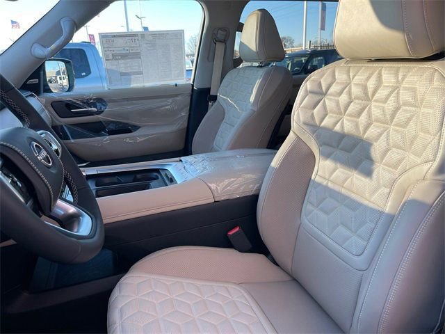 New 2025 Nissan Armada Platinum Reserve AWD/4WD image 11