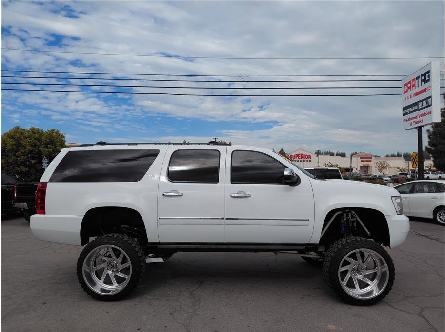 Used 2010 Chevrolet Suburban LTZ image 5