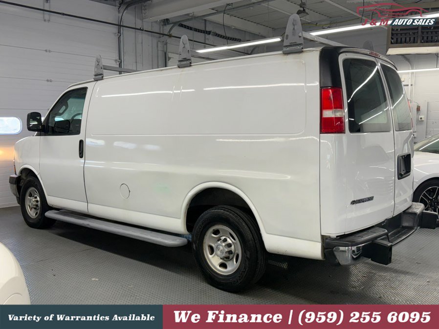 Used 2018 Chevrolet Express 2500 w/ Driver Convenience Package RWD image 11
