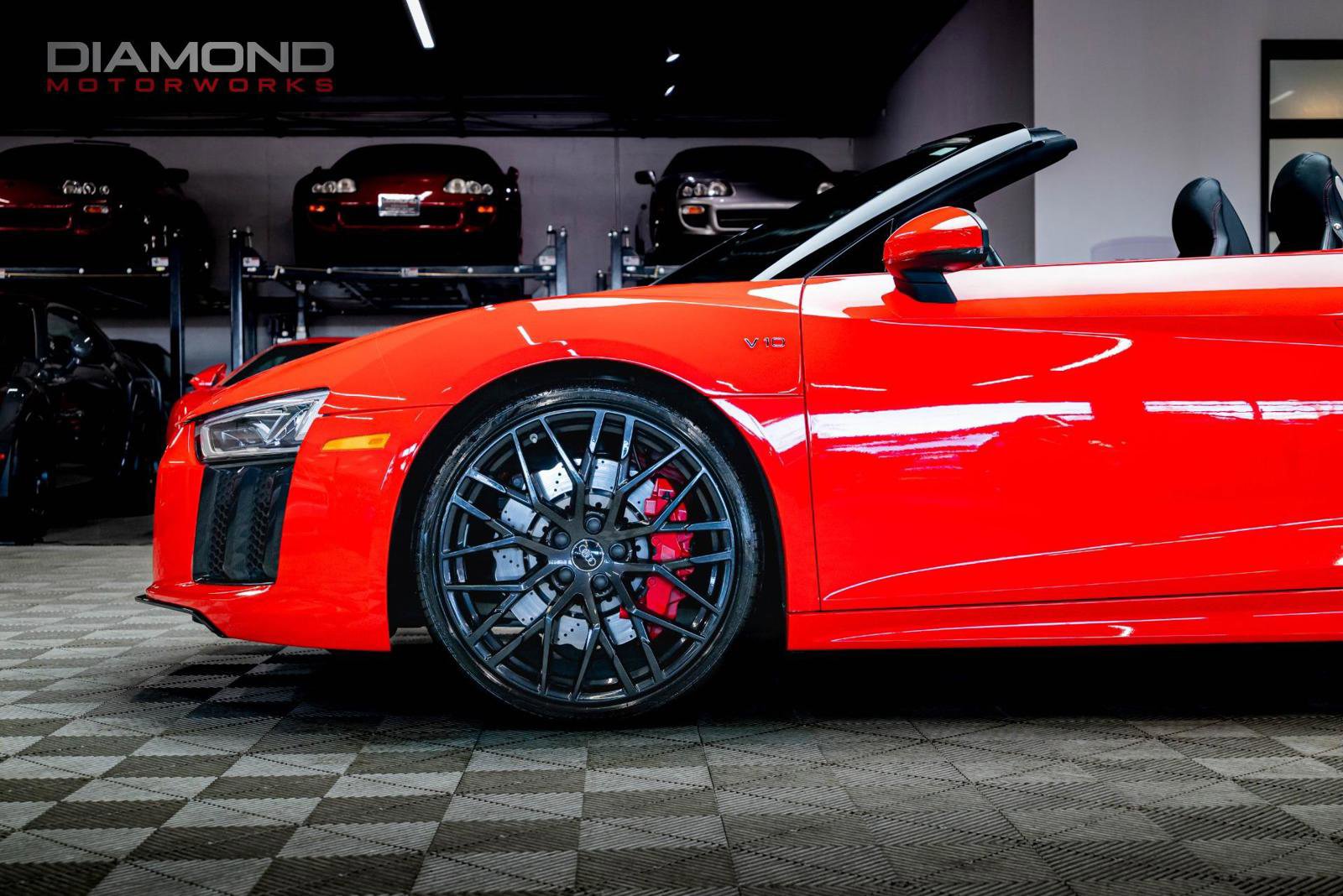 Used 2018 Audi R8 V10 w/ Carbon Exterior Package image 11