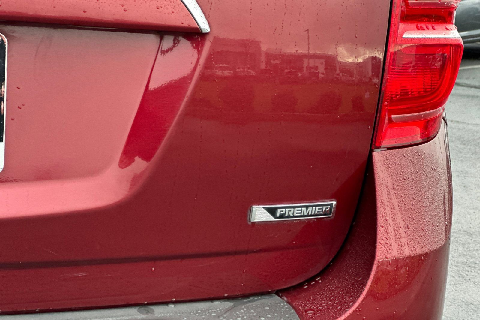 Used 2017 Chevrolet Equinox Premier w/ Enhanced Convenience Package image 30