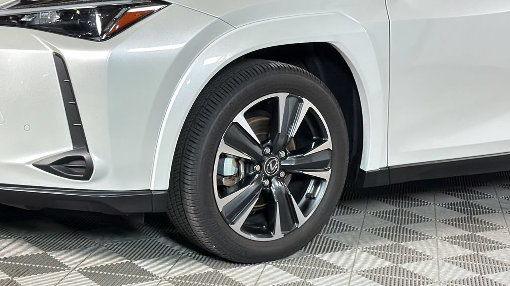 Used 2025 Lexus UX 300h AWD w/ Accessory Package (Z1) image 4
