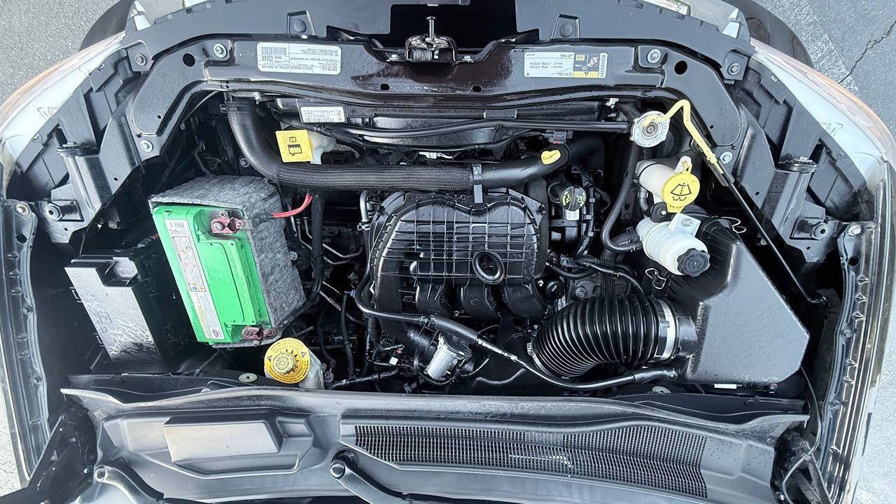 Used 2019 Dodge Grand Caravan SE FWD image 6