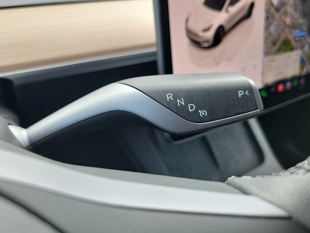 Used 2025 Tesla Model Y Long Range RWD image 27