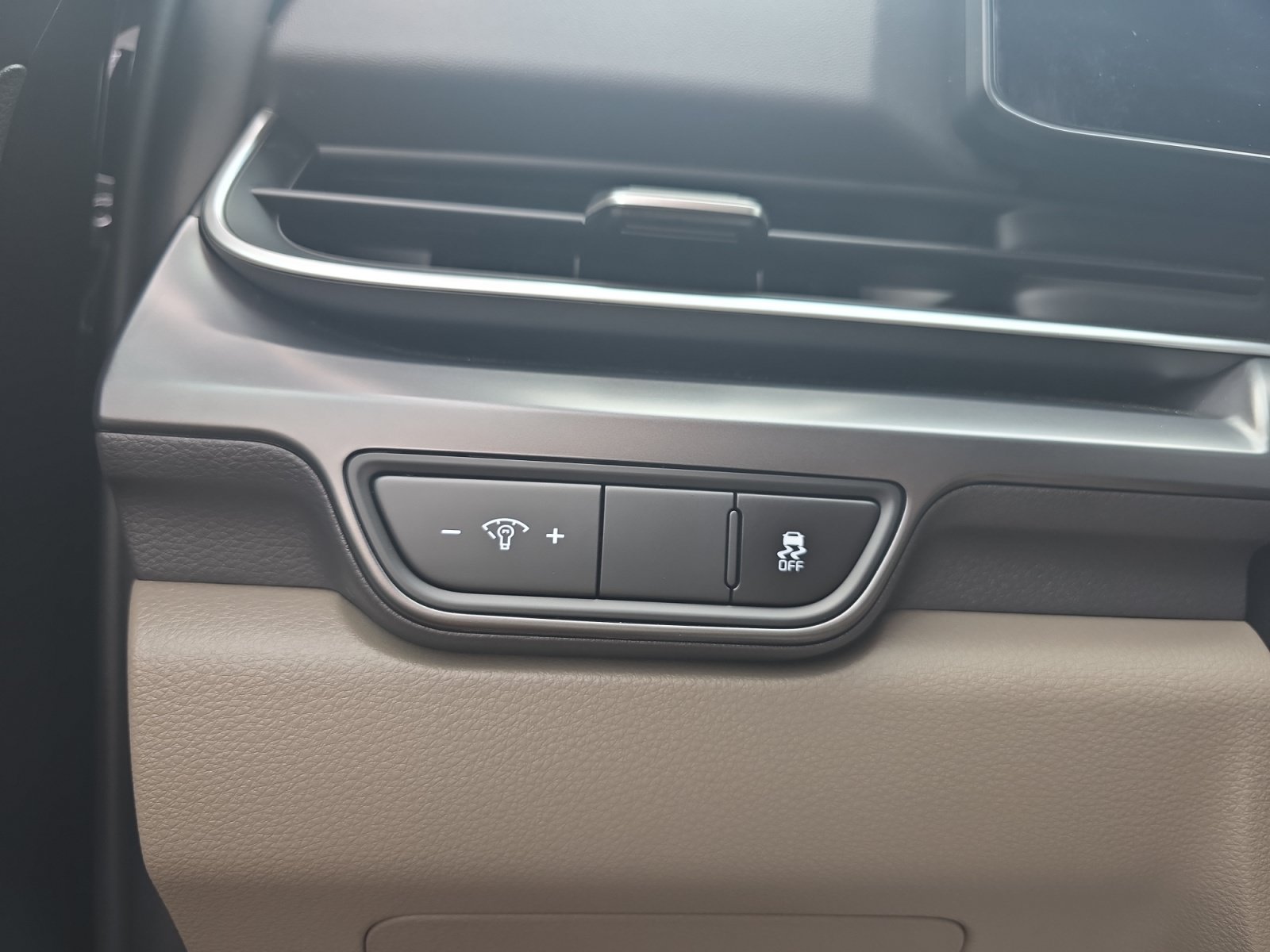 Certified 2026 Kia Carnival LX FWD image 26