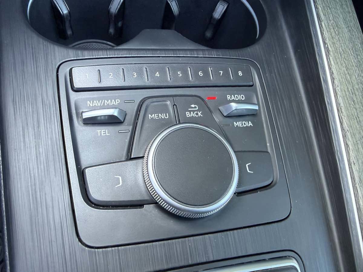 Used 2019 Audi A4 2.0T Premium FWD image 18