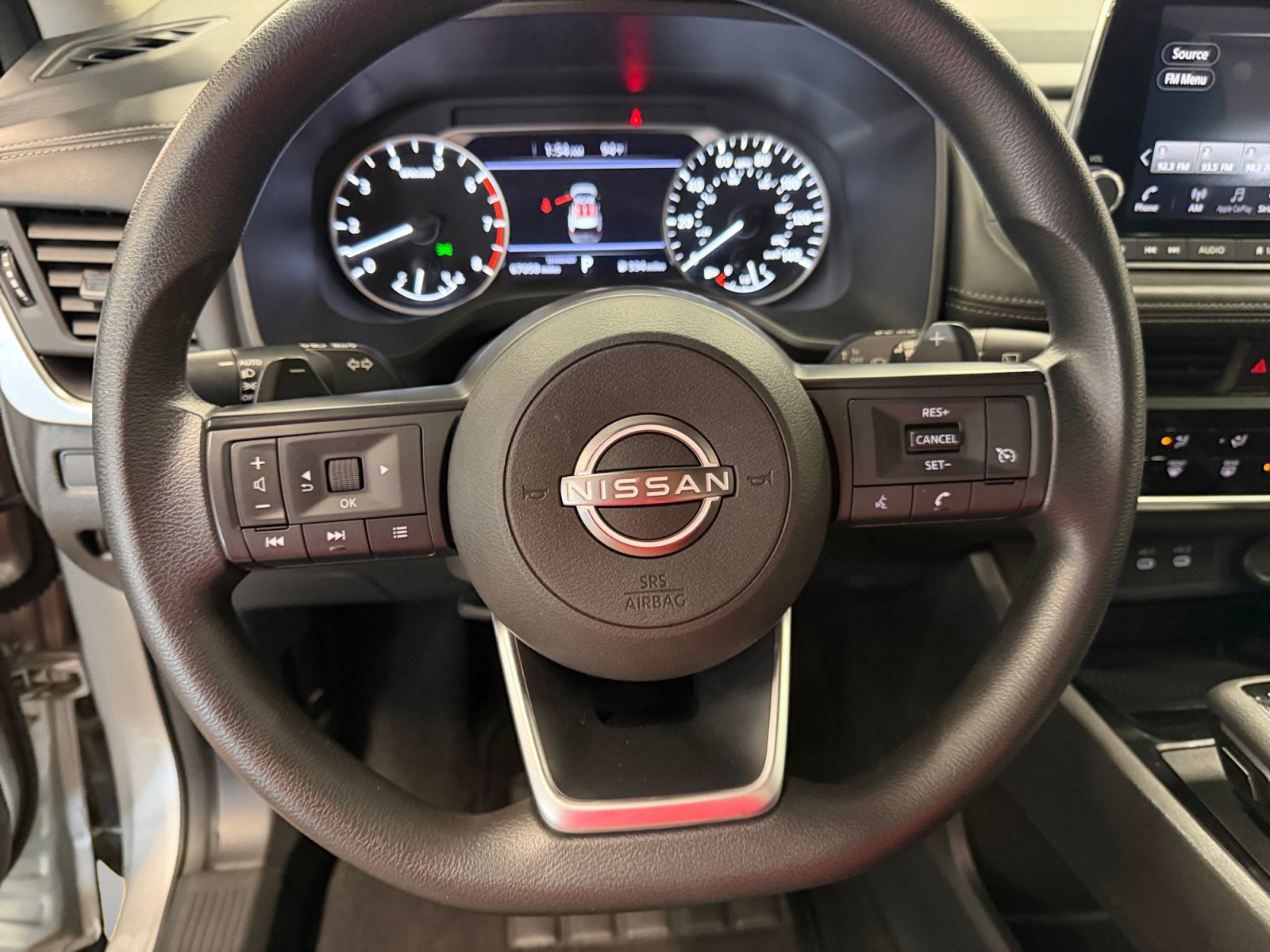 Used 2024 Nissan Rogue S FWD image 15