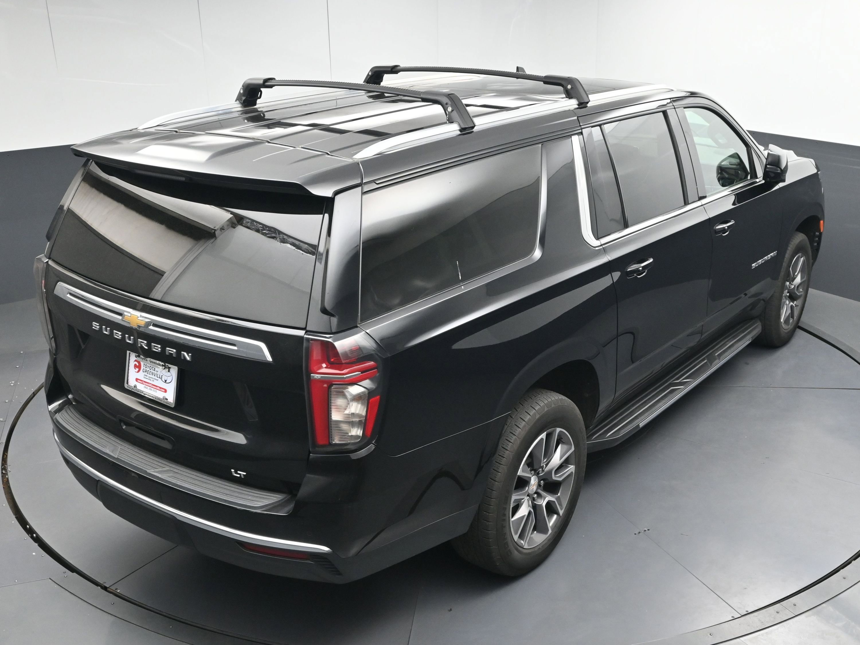 Used 2022 Chevrolet Suburban LT w/ LT Signature Package image 35