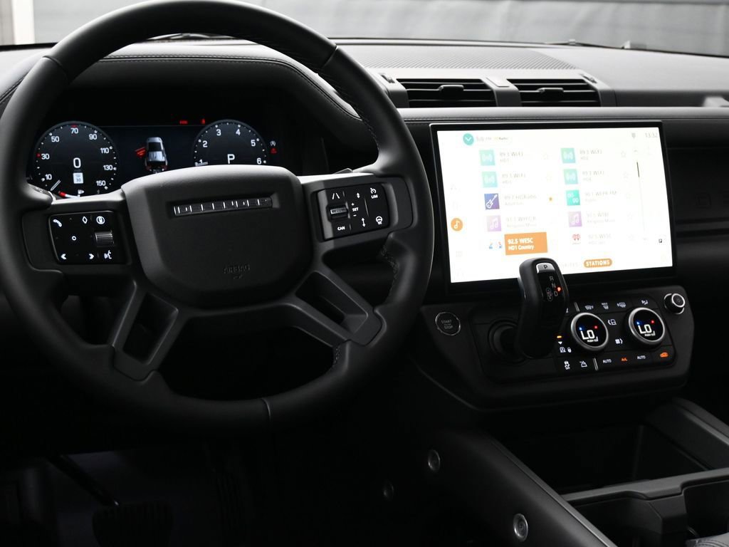 New 2026 Land Rover Defender 110 X-Dynamic SE AWD/4WD image 7