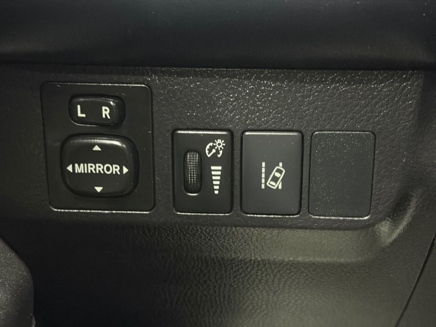 Used 2018 Toyota RAV4 XLE AWD/4WD image 22