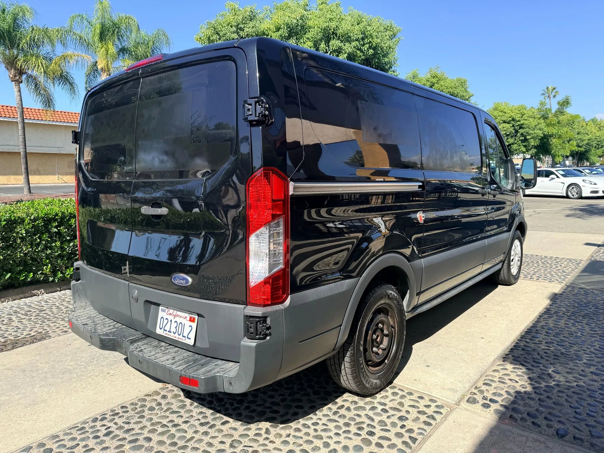 Used 2018 Ford Transit 150 130 Low Roof w/ Exterior Upgrade Package image 5