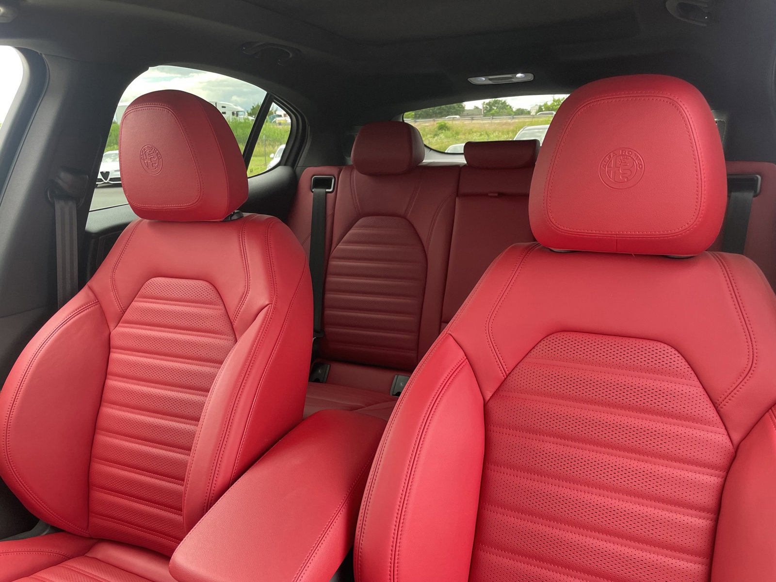 Used 2024 Alfa Romeo Stelvio Ti w/ Performance Driving Package image 16