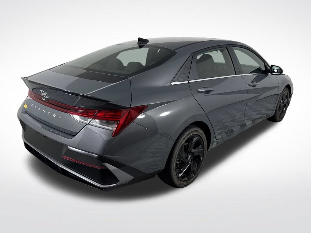 Certified 2026 Hyundai Elantra SEL Sport Premium FWD image 3
