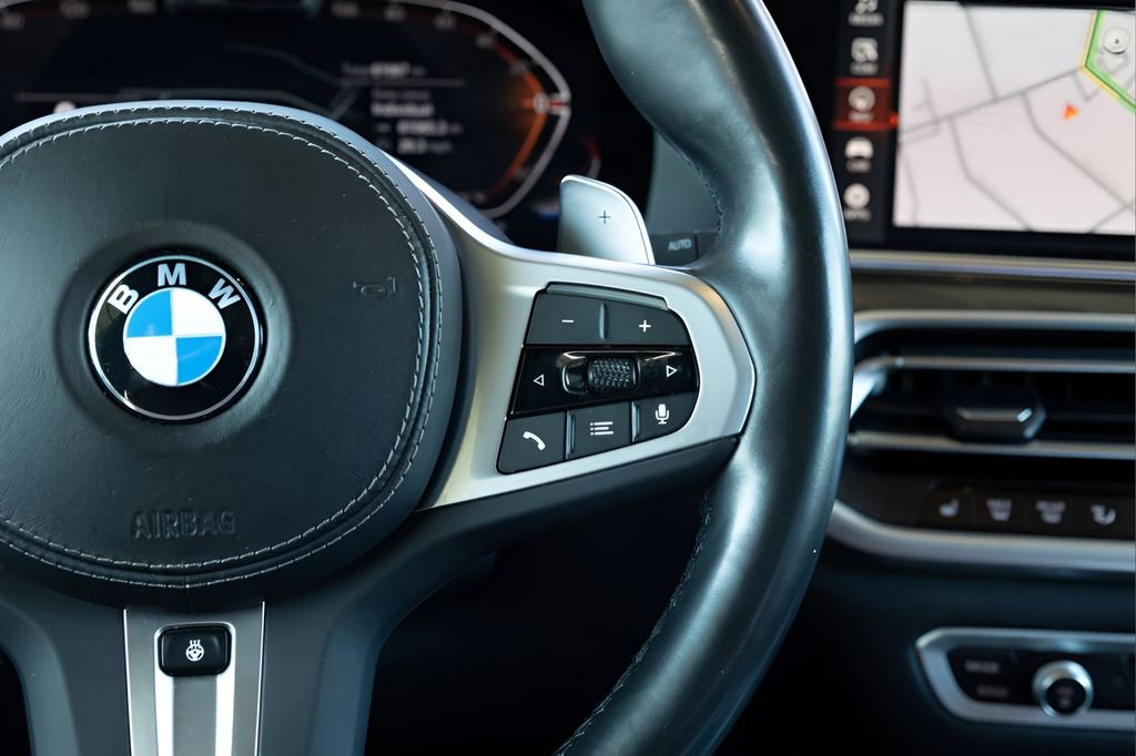 Used 2022 BMW X5 xDrive40i w/ M Sport Package AWD/4WD image 31
