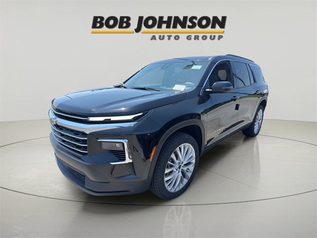 New 2025 Chevrolet Traverse LT image 1