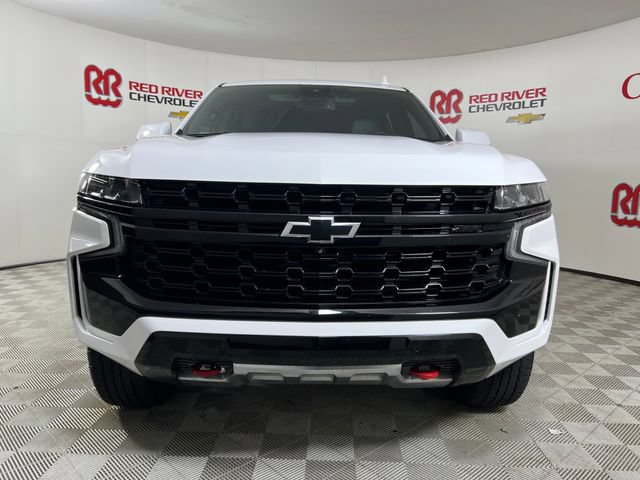 Used 2024 Chevrolet Tahoe Z71 w/ Luxury Package AWD/4WD image 2