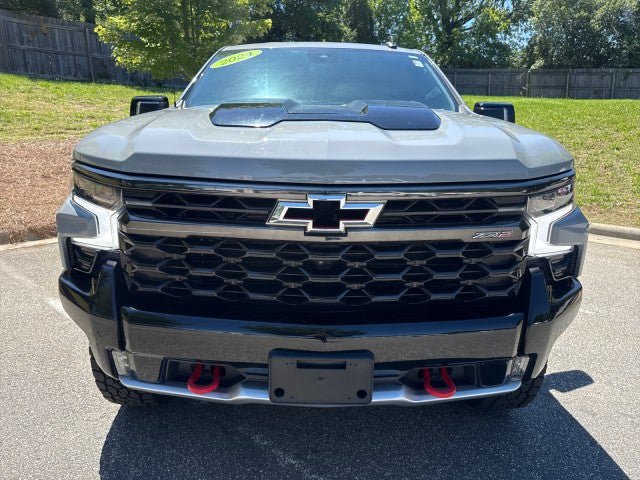 Used 2024 Chevrolet Silverado 1500 ZR2 w/ Technology Package AWD/4WD image 2