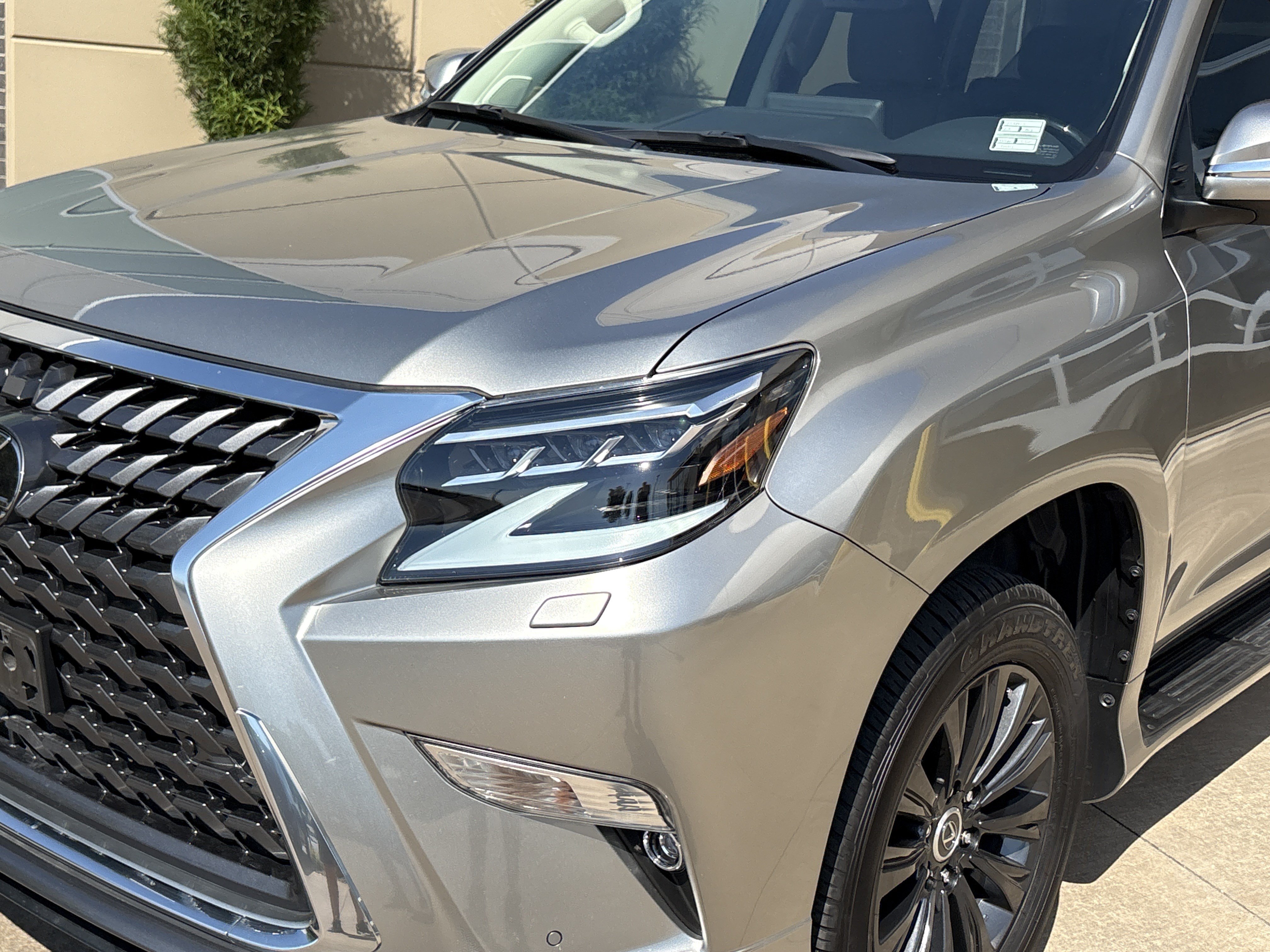 Used 2023 Lexus GX 460 Premium w/ Accessory Package AWD/4WD image 6
