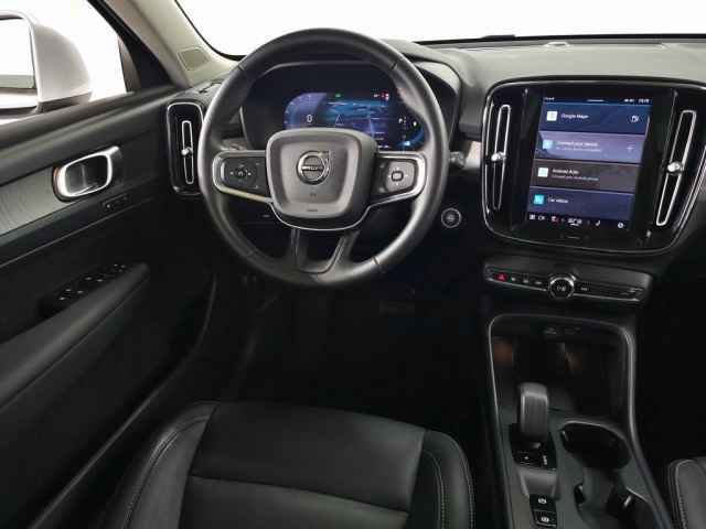 Certified 2025 Volvo XC40 B5 Core image 20