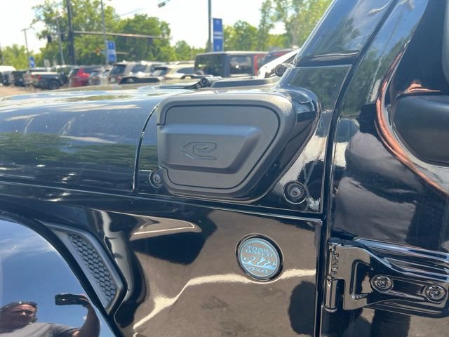 Used 2025 Jeep Wrangler Unlimited Sahara AWD/4WD image 33
