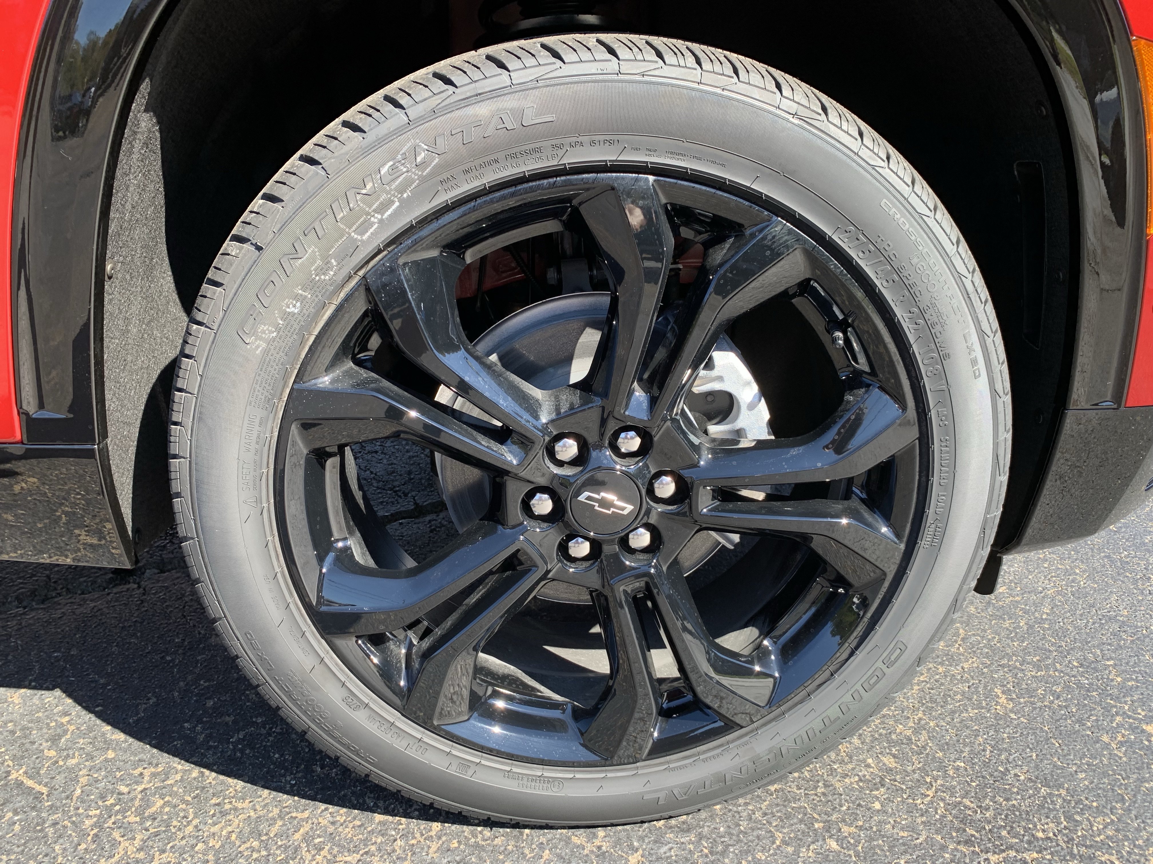 New 2027 Chevrolet Traverse RS w/ LPO, Floor Liner Package AWD/4WD image 35