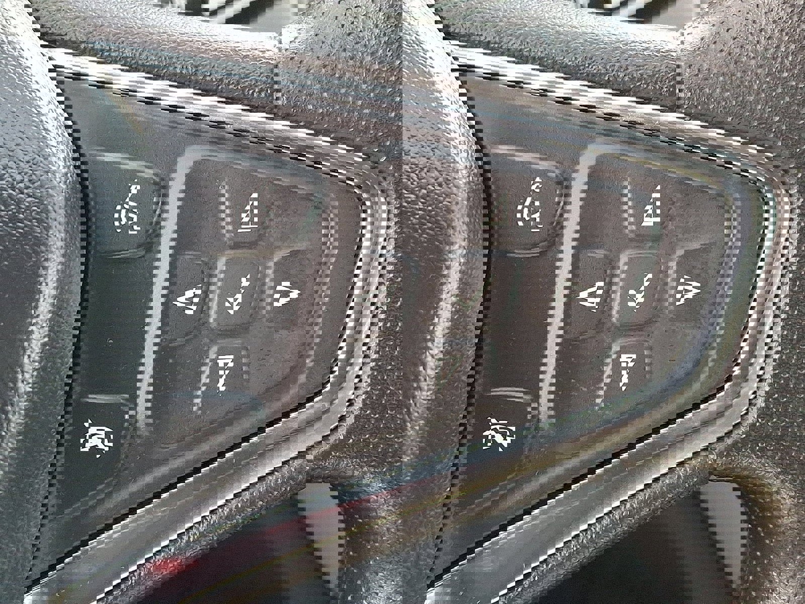 Used 2024 Chevrolet Equinox LS w/ LS Convenience Package image 21