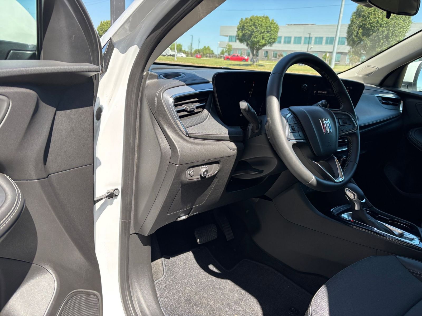 Used 2025 Buick Encore GX Preferred FWD image 33