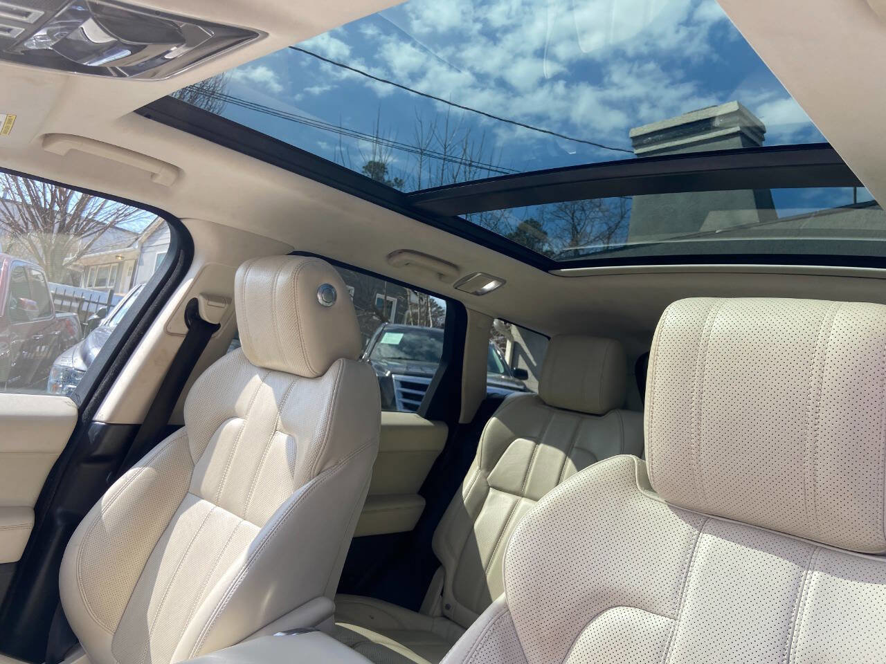 Used 2017 Land Rover Range Rover Sport HSE image 17