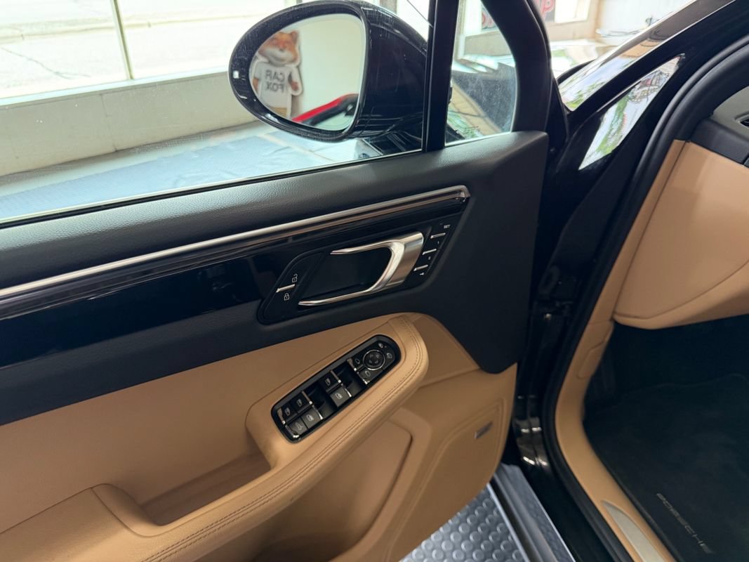 Used 2019 Porsche Macan S AWD/4WD image 15